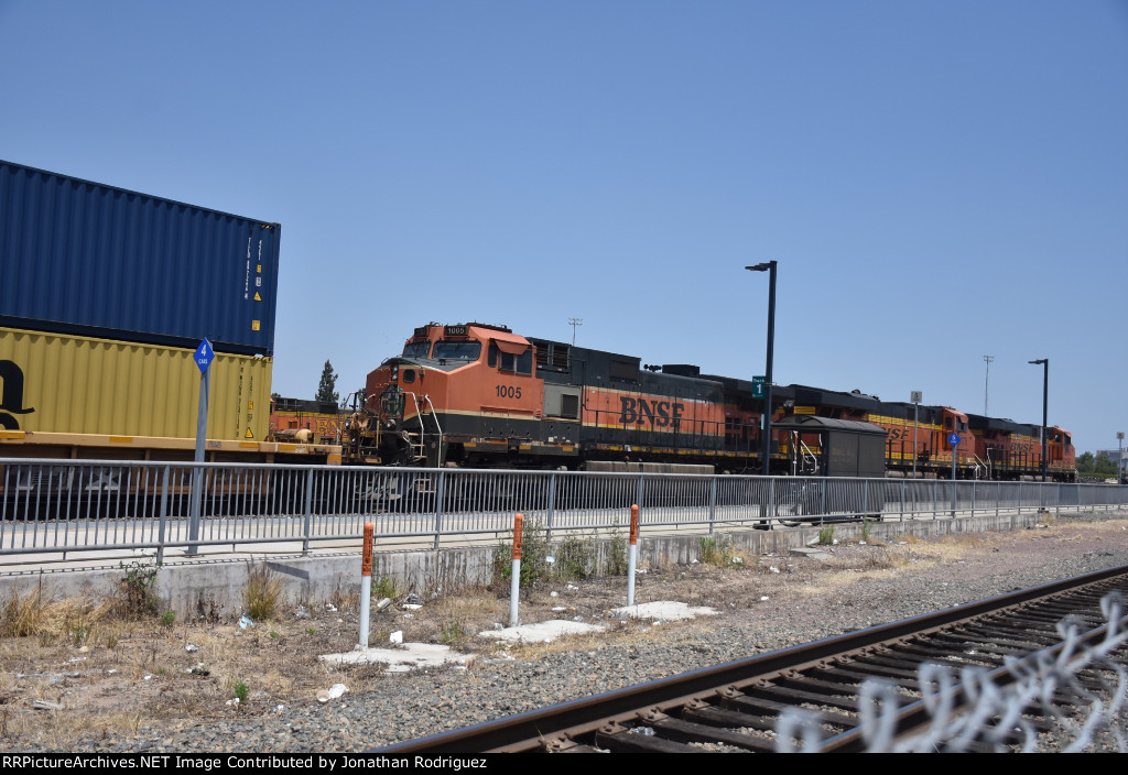 BNSF 1005